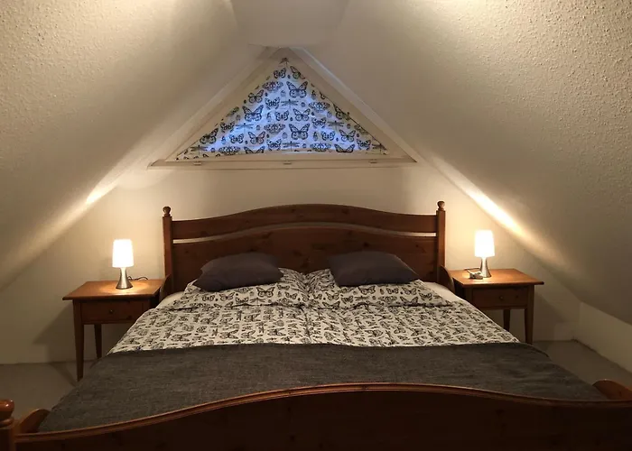 Gemütliche 1 12-Zimmer Wohnung