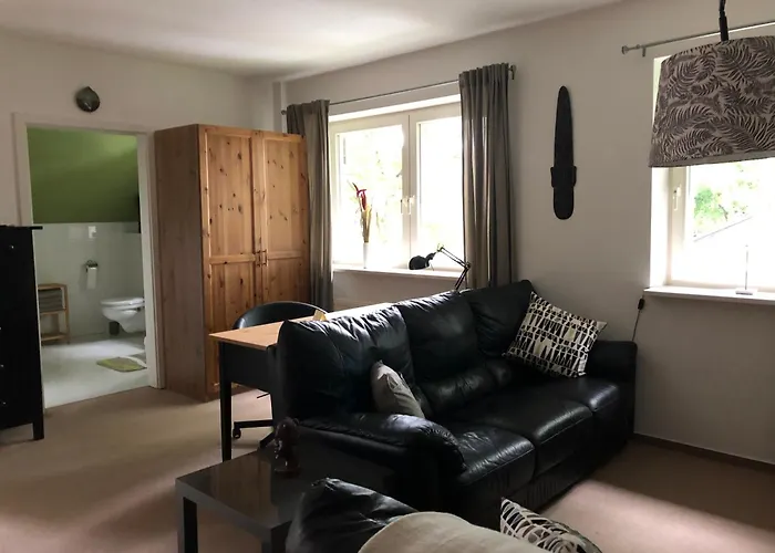 Gemütliche 1 12-Zimmer Wohnung